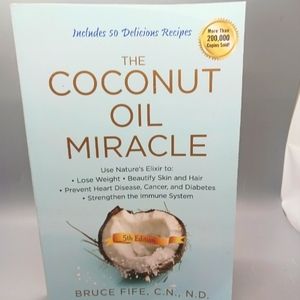 The Coconut Oil Miracle by - Light Blue Cover